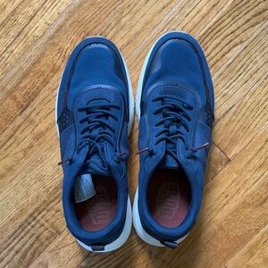 ✨Brand new ✨Hey Dude Men's Deep Blue Sneakers